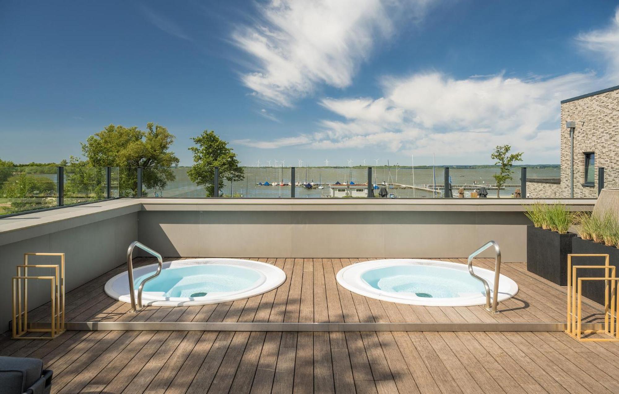 Penthouse Comfort Lembruch Bagian luar foto