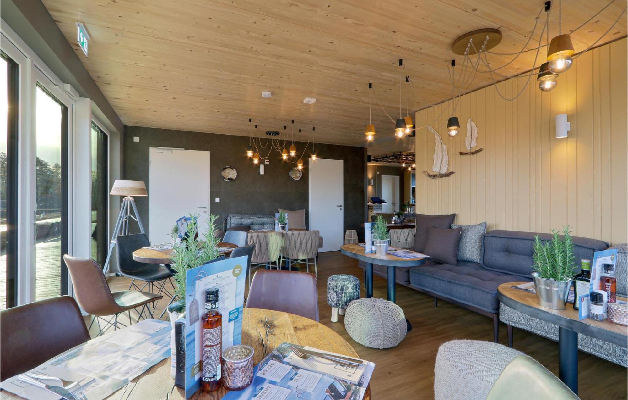 Penthouse Comfort Lembruch Bagian luar foto