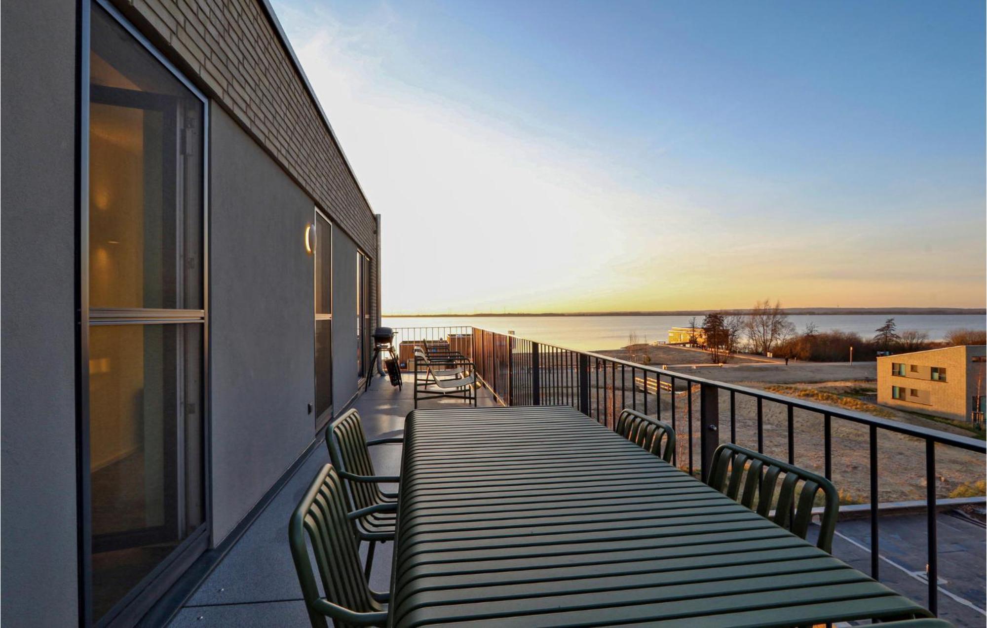 Penthouse Comfort Lembruch Bagian luar foto